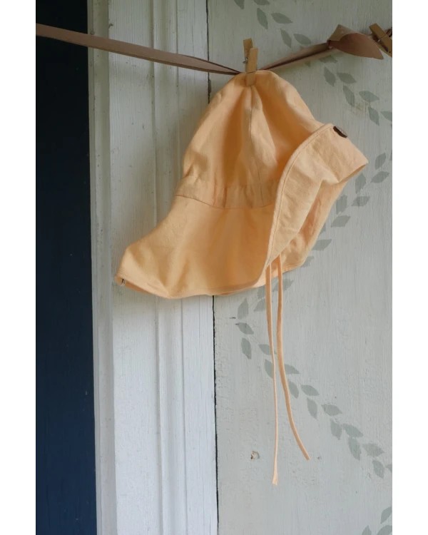 Alternativ vy av Tunn solhatt/light - 55% hampa/45% ekologisk bomull - Golden Straw - Many Months