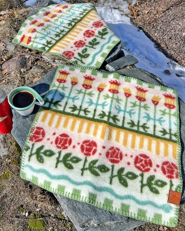 Alternativ vy av Sittunderlag KARIN – 100 % lammull - Kerstin Landström Design