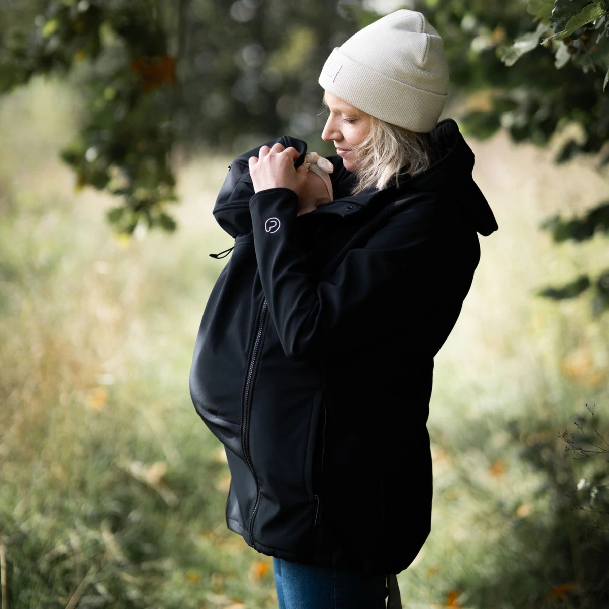 Mamalila - Softshell Babywearing Jacket Allrounder fit - Black - Bild 2